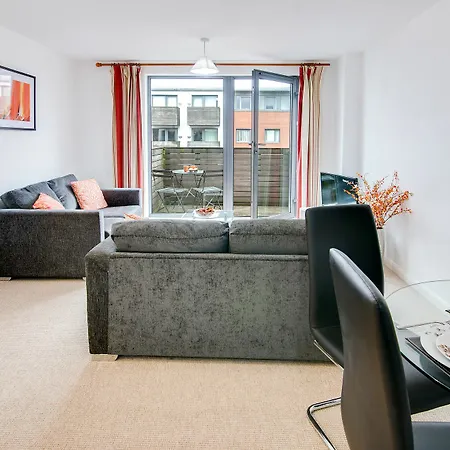 Diamond - Skyline Apartment